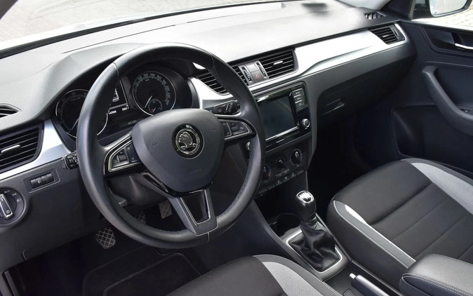 Skoda RAPID cena 42400 przebieg: 147899, rok produkcji 2017 z Rzeszów małe 781
